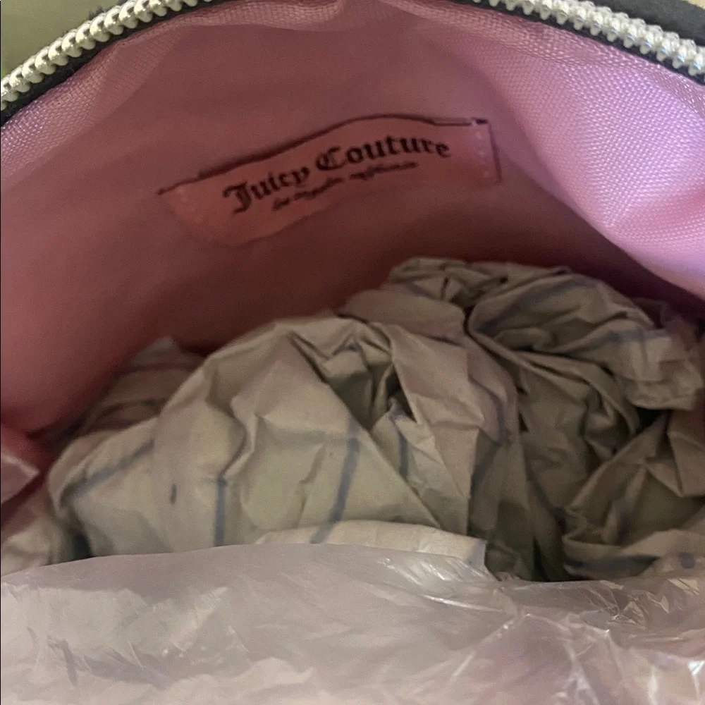 Juicy Couture Velvet Heart Toiletry Bag with Travel Bottle - NWOT - Picture 7 of 7